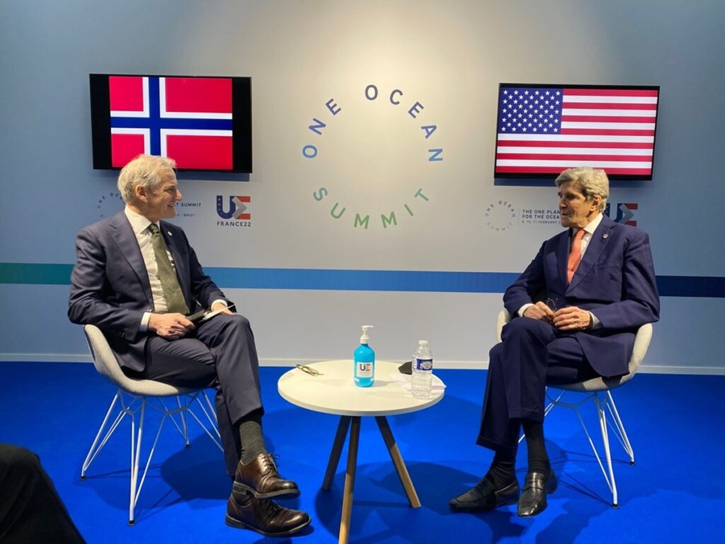Norwegian Prime Minister Jonas Gahr Støre (left) and US Special Presidential Envoy for Climate John Kerry (right) launch the Green Shipping Challenge at COP27. Source: Office of the Prime Minister of Norway.