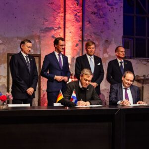 “A common vision”: Germany forge new ties for hydrogen imports with the Netherlands, Africa