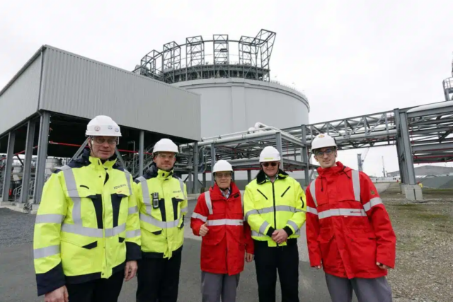 Hydrogen Council representatives visit Adavrio Gas Terminals at the Port of Antwerp.